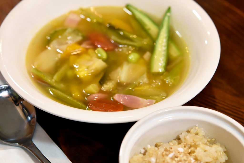 夏野菜とベーコンのスープ